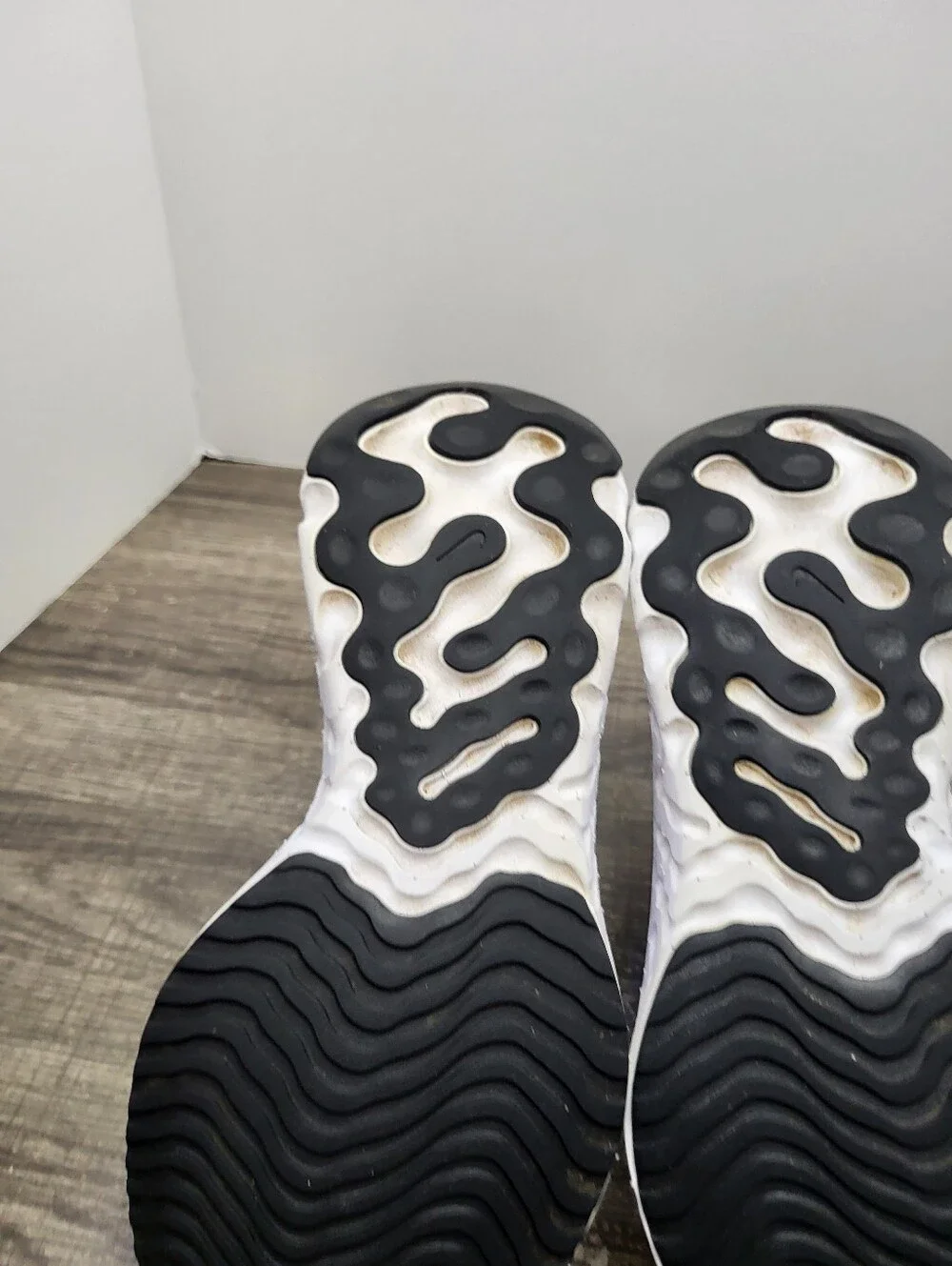 Nike React Phantom Run Flyknit 2 Women's Size 6 Running Shoes Black White Oreo